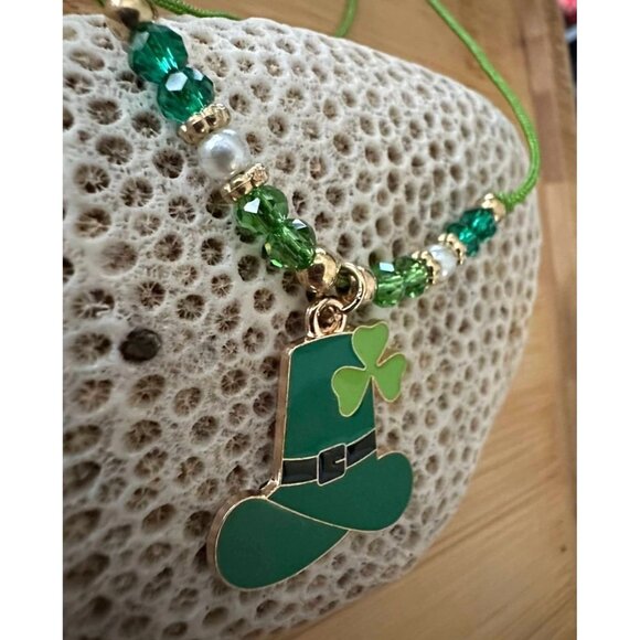 St Patricks Day Knotted String Beaded Bracelet Leprechaun Hat Shamrock C… - Picture 3 of 12